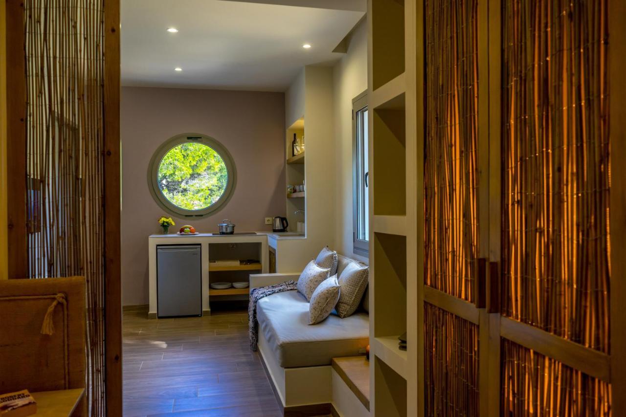 Forest Resort Suites Skiathos ترولو المظهر الخارجي الصورة