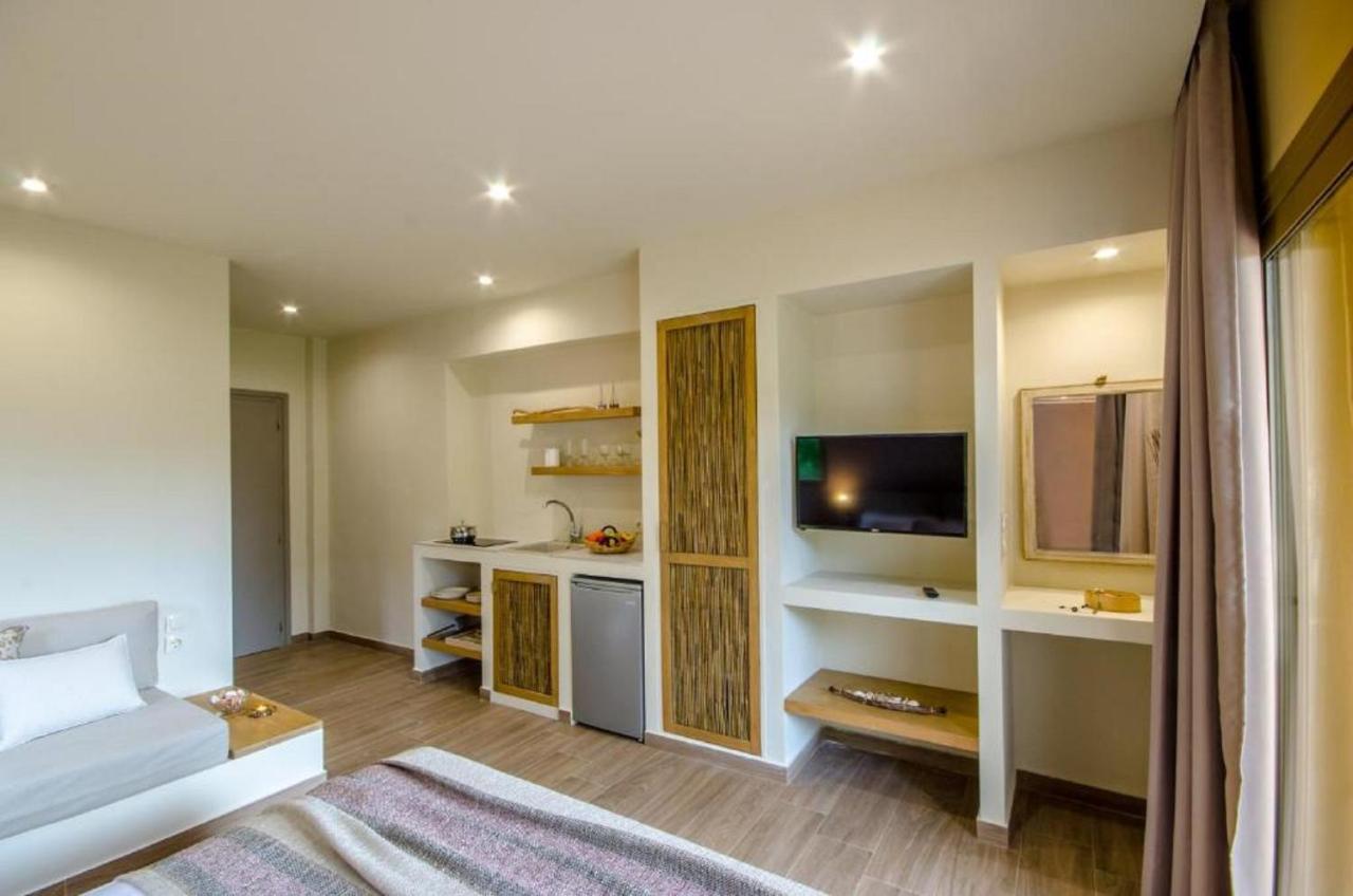 Forest Resort Suites Skiathos ترولو المظهر الخارجي الصورة
