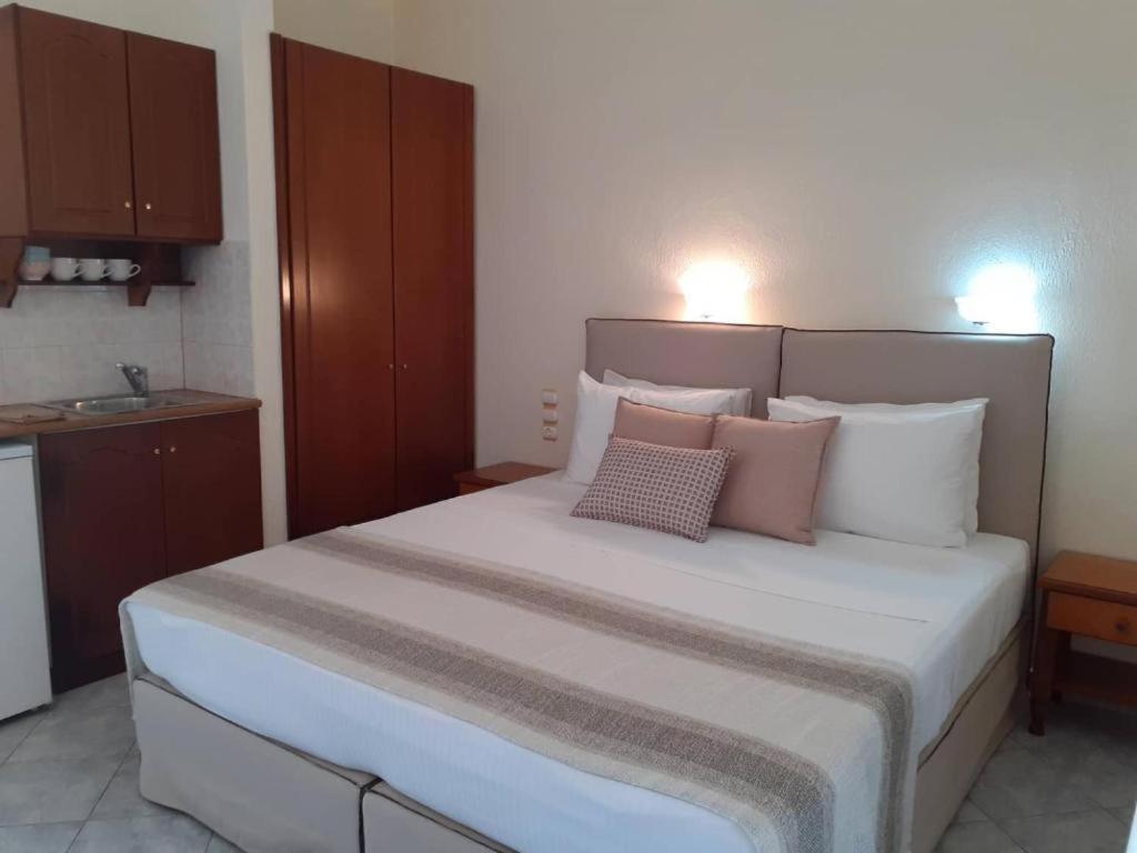 Forest Resort Suites Skiathos ترولو المظهر الخارجي الصورة