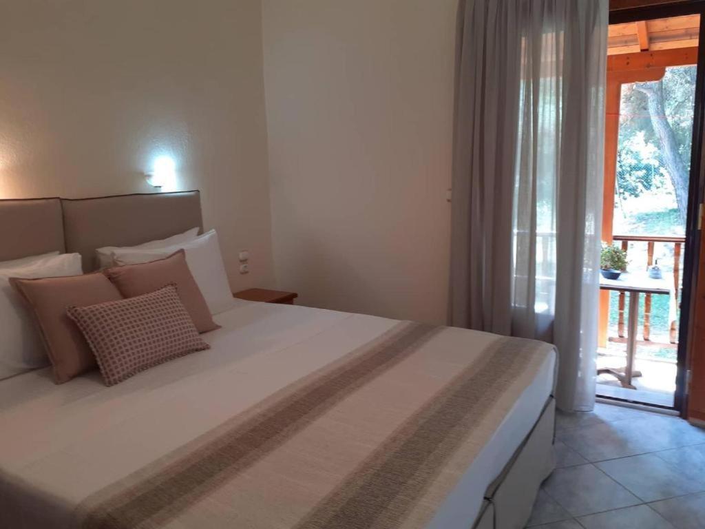 Forest Resort Suites Skiathos ترولو المظهر الخارجي الصورة